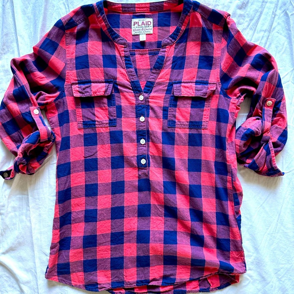 Pink and blue plaid 3/4 length shirt from Old Navy. Size small